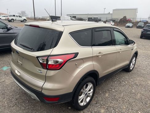 Used 2017 Ford Escape SE w/ SE Cold Weather Package image 3
