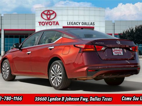 Used 2023 Nissan Altima 2.5 SV AWD/4WD image 6