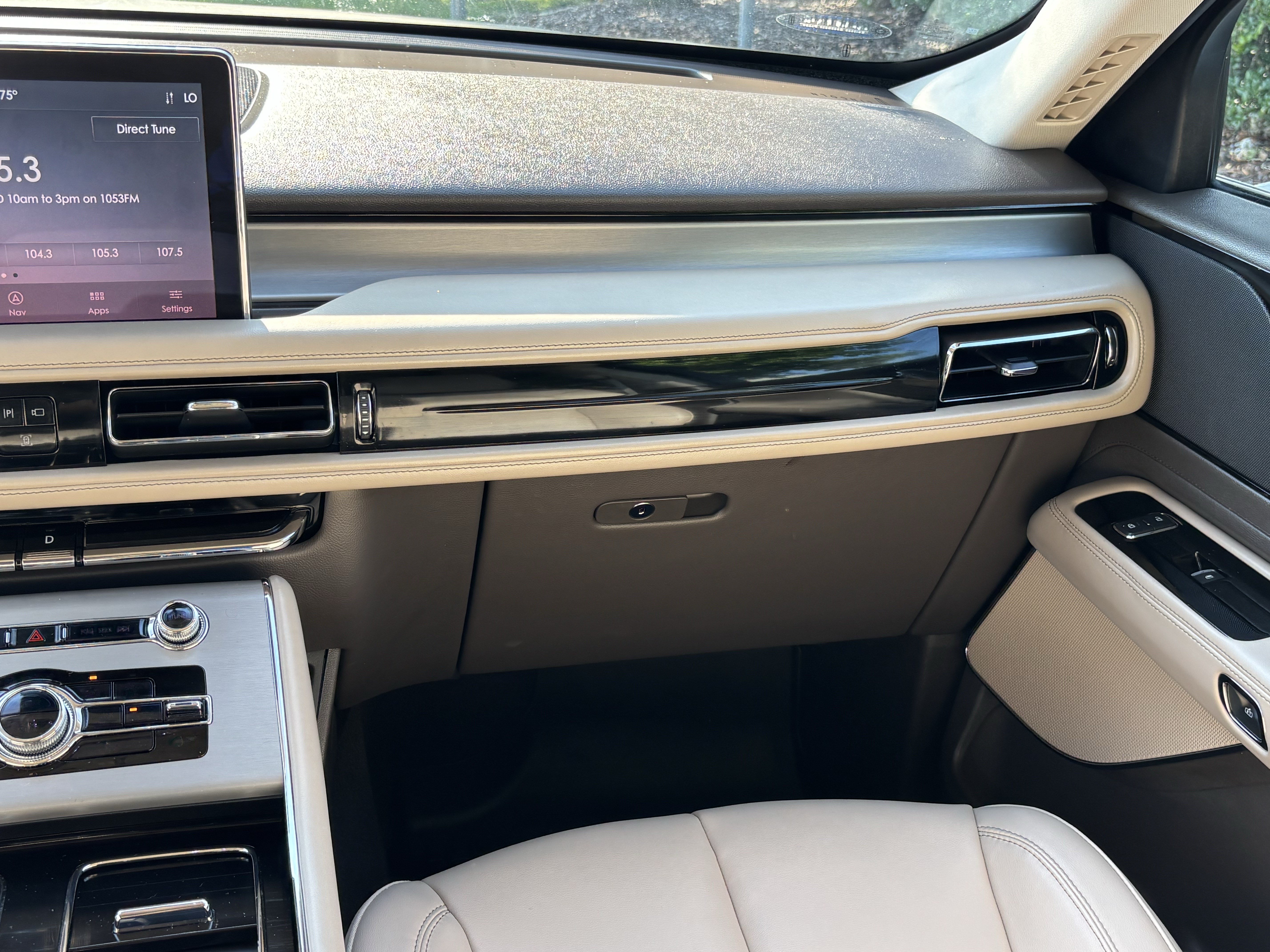 Used 2022 Lincoln Aviator AWD w/ Premium Package image 34