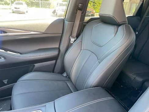 Certified 2026 INFINITI QX60 Luxe w/ Cargo Package AWD/4WD image 18