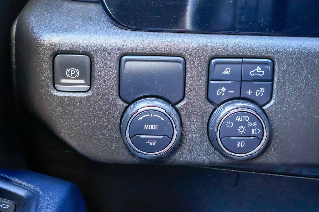 Used 2024 Chevrolet Silverado 1500 High Country RWD image 17