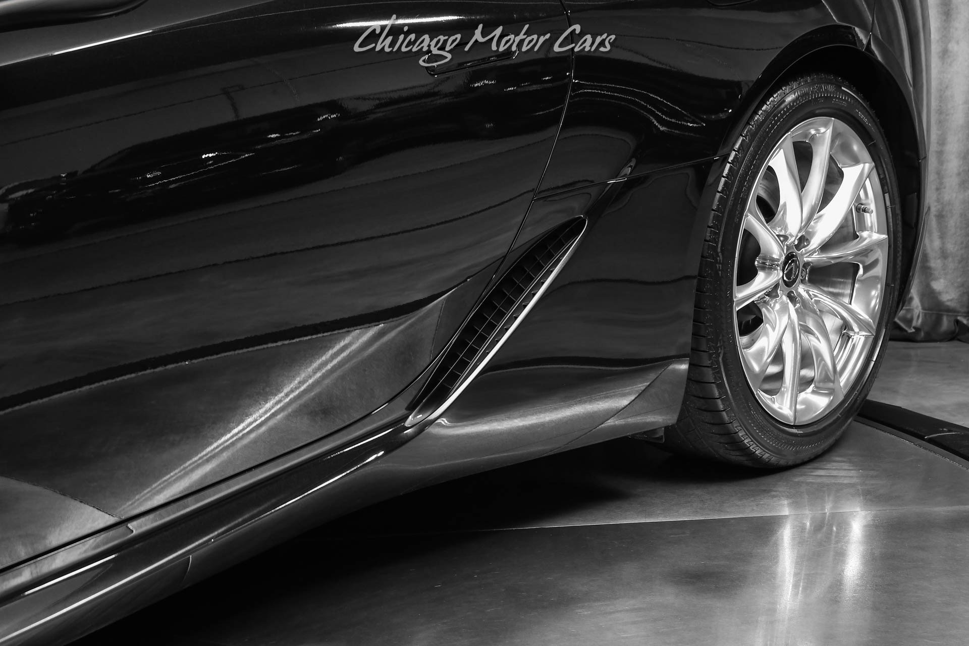 Used 2018 Lexus LC 500 Coupe w/ Touring Package RWD image 31