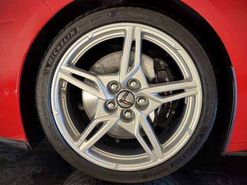Used 2024 Chevrolet Corvette Stingray Premium Cpe w/ Z51 Performance Package RWD image 28