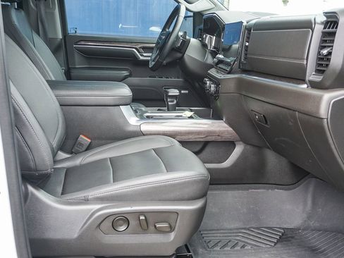Used 2023 Chevrolet Silverado 1500 LTZ w/ LTZ Premium Package AWD/4WD image 12