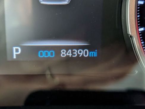 Used 2019 Toyota RAV4 LE image 17