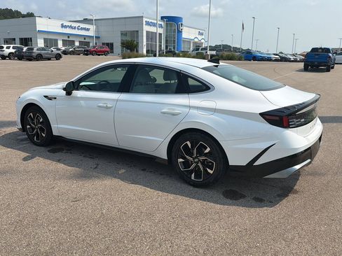 Used 2024 Hyundai Sonata SEL FWD image 4