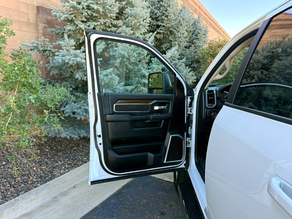 Used 2023 RAM 3500 Laramie AWD/4WD image 18