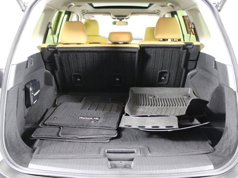 Certified 2023 Nissan Rogue Platinum image 17