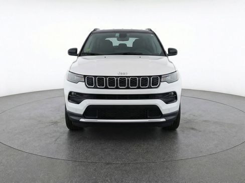 Used 2025 Jeep Compass Limited AWD/4WD image 2