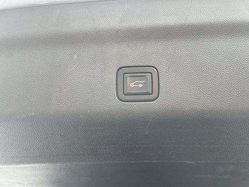 Used 2021 Chevrolet Tahoe Z71 AWD/4WD image 40
