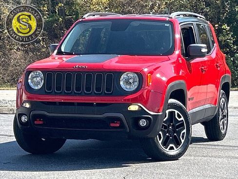 Used 2015 Jeep Renegade Trailhawk image 1