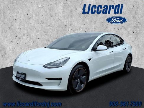 Used 2021 Tesla Model 3 Standard Range Plus image 3