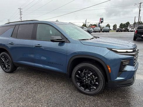 New 2026 Chevrolet Traverse LT w/ Midnight/Sport Edition image 3