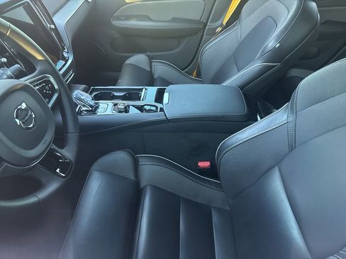 Used 2024 Volvo V60 T8 Polestar image 3