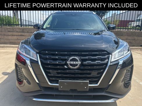 Used 2023 Nissan Kicks SV FWD image 2