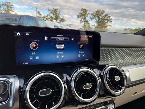 New 2026 Mercedes-Benz GLB 250 4MATIC image 12