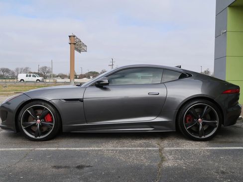Used 2016 Jaguar F-TYPE R image 7