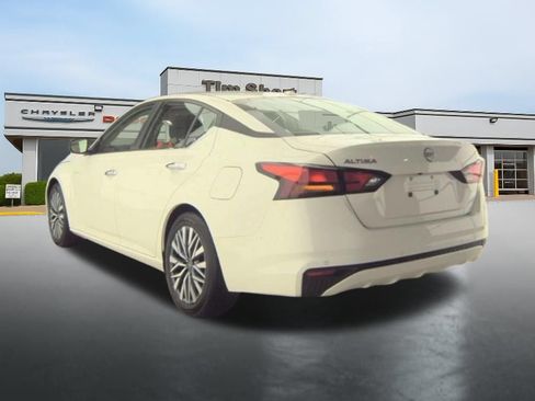 Used 2025 Nissan Altima 2.5 SV FWD image 5