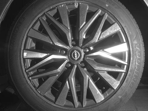 Used 2025 Nissan Altima 2.5 SV image 14