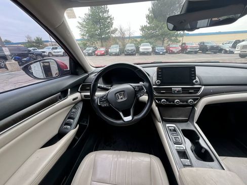 Used 2019 Honda Accord Touring image 31