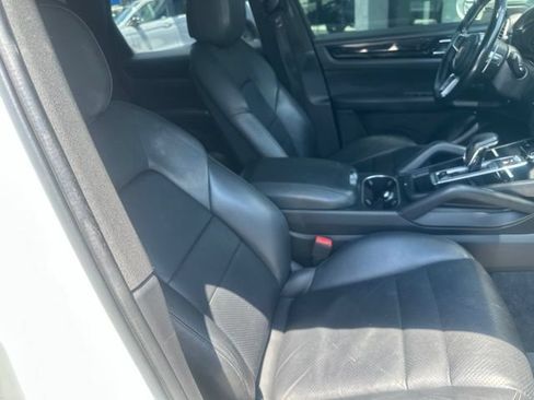 Used 2020 Porsche Cayenne AWD/4WD image 9