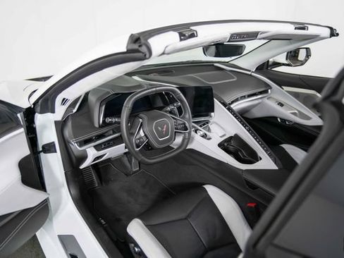 Used 2021 Chevrolet Corvette Stingray Premium Cpe w/ Z51 Performance Package RWD image 16