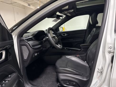 Used 2023 Jeep Compass High Altitude AWD/4WD image 21