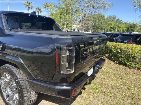 Used 2025 GMC Hummer EV 3X AWD/4WD image 11