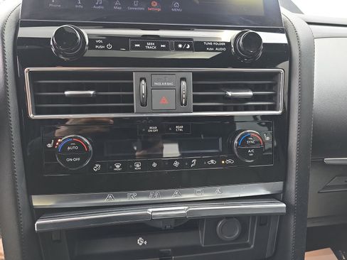 Used 2024 Nissan Armada SL w/ Midnight Edition Package image 33