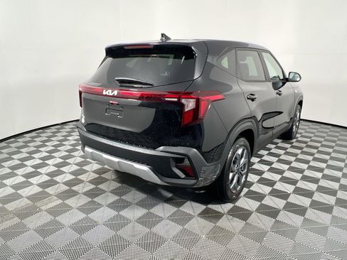 New 2026 Kia Seltos LX image 3