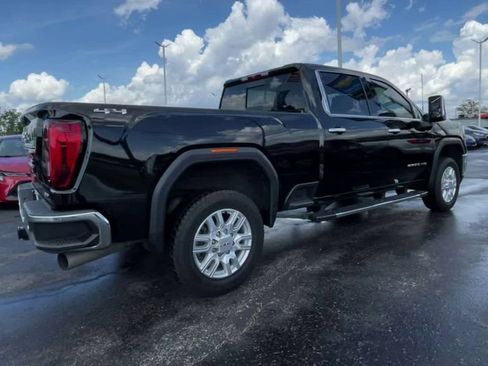 Used 2021 GMC Sierra 2500 SLT w/ SLT Preferred Package AWD/4WD image 8