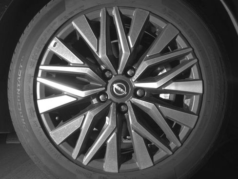 Used 2025 Nissan Altima 2.5 SV FWD image 13