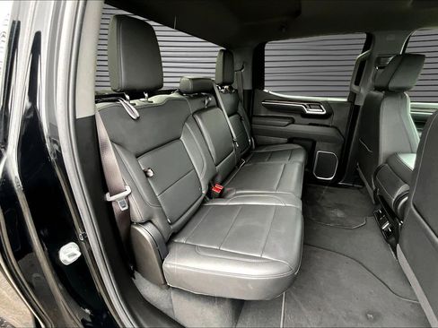Used 2025 GMC Sierra 1500 SLT image 17