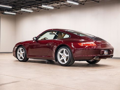 Used 2005 Porsche 911 Carrera RWD image 27