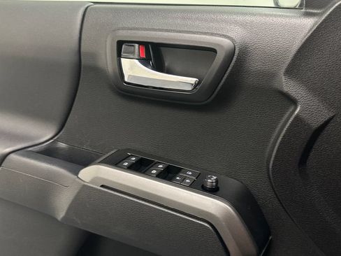 Certified 2023 Toyota Tacoma TRD Off-Road w/ Technology Package AWD/4WD image 16