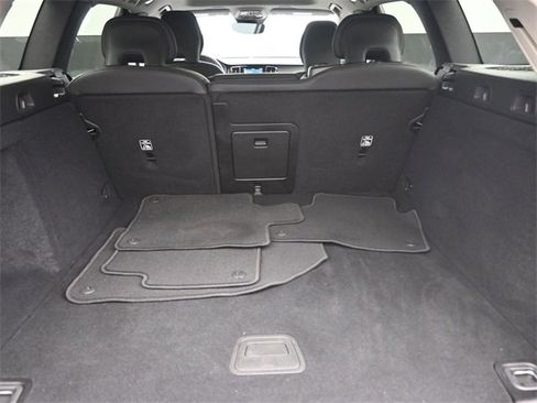 Used 2024 Volvo V60 B5 Cross Country Plus image 30