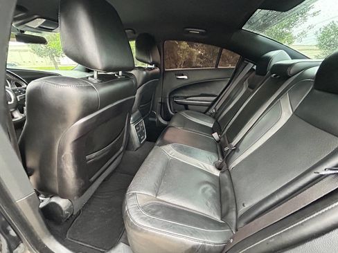 Used 2019 Dodge Charger SXT w/ Leather Interior Group RWD image 13