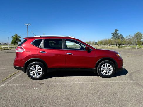 Used 2015 Nissan Rogue SV AWD/4WD image 4