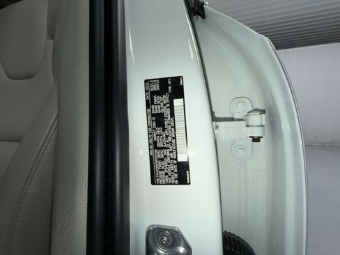 Used 2021 Volvo XC90 T6 Momentum w/ Advanced Package image 15