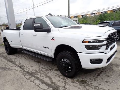 New 2026 RAM 3500 Laramie AWD/4WD image 8