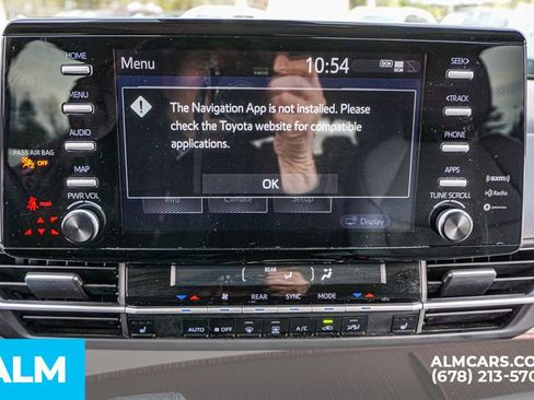 Used 2024 Toyota Sienna XLE image 40