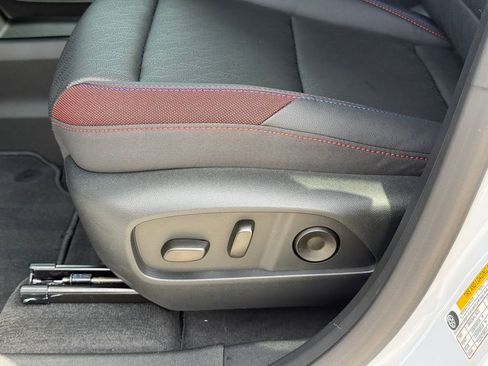 Used 2026 Chevrolet Equinox RS w/ Convenience Package III FWD image 19