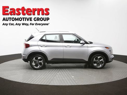 Used 2023 Hyundai Venue SEL image 46