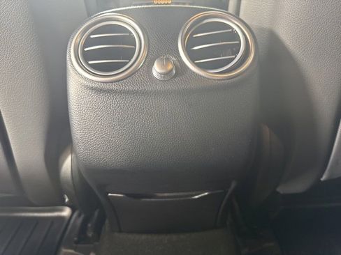 Used 2022 Mercedes-Benz GLC 300 4MATIC image 13