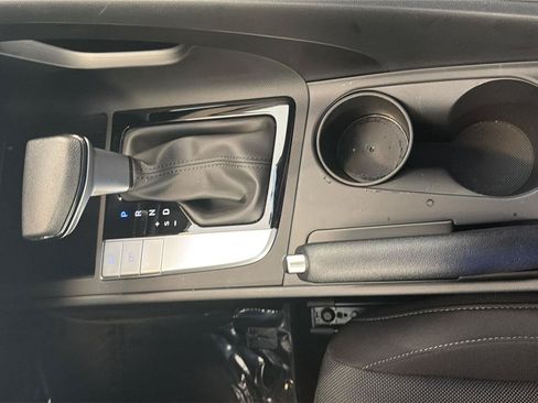 Certified 2026 Hyundai Elantra SE FWD image 19