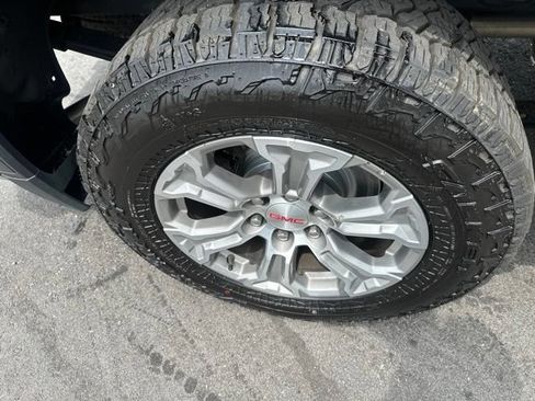 Used 2022 GMC Sierra 1500 SLE AWD/4WD image 10