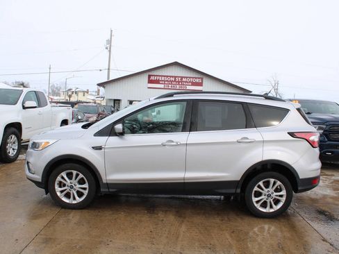 Used 2018 Ford Escape SE w/ SE Sync 3 Package image 1
