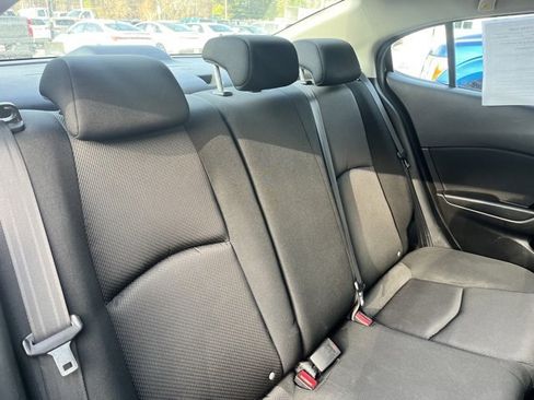 Used 2018 MAZDA MAZDA3 Sport image 23