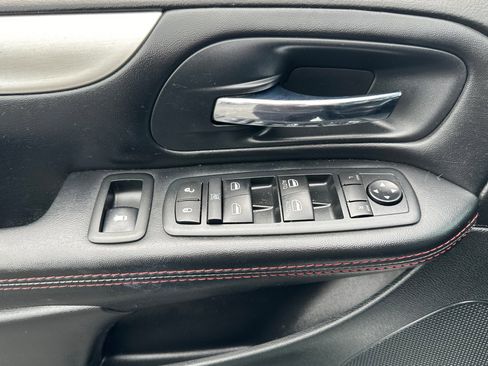 Used 2016 Dodge Grand Caravan R/T FWD image 11