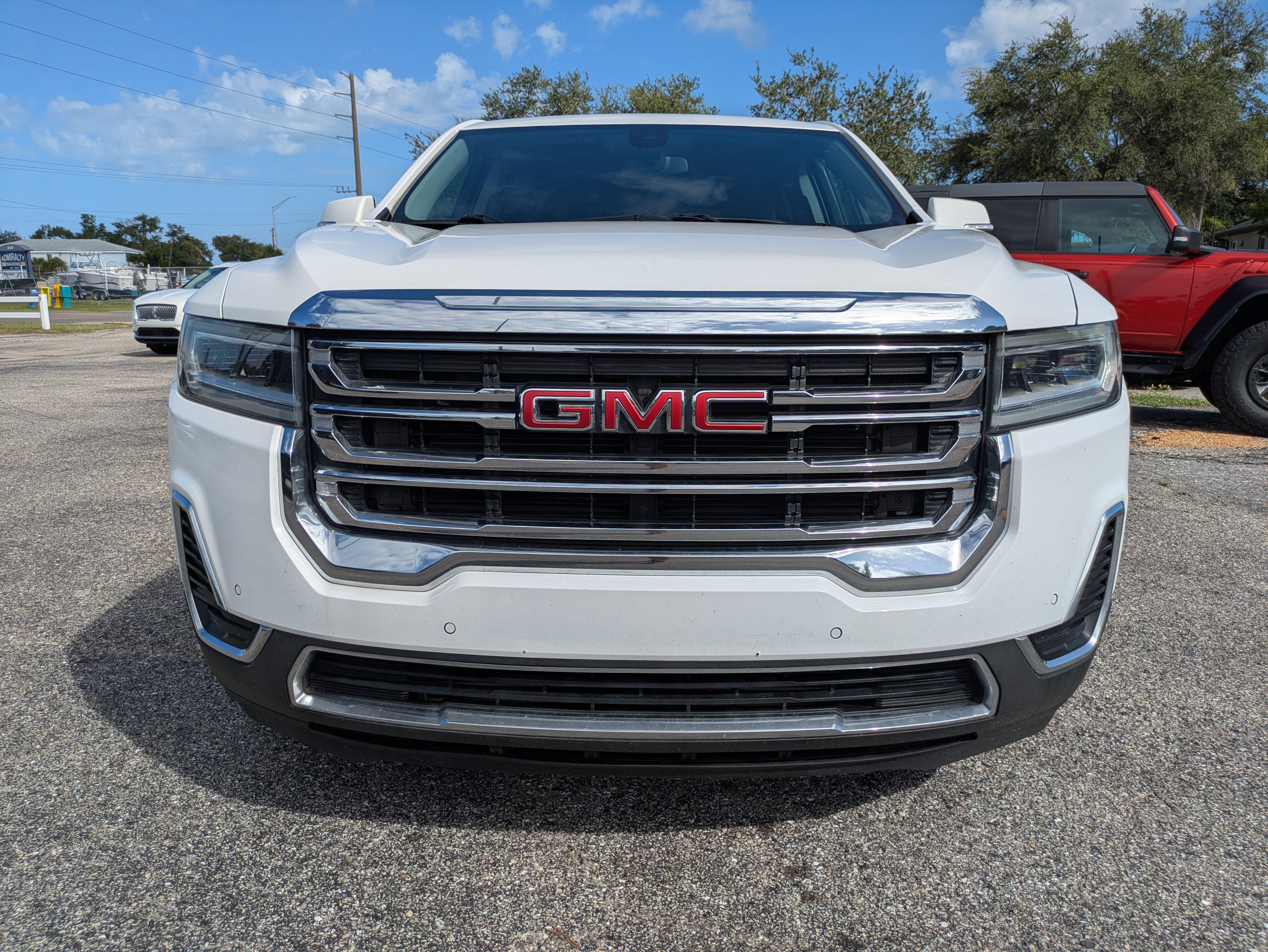Used 2023 GMC Acadia SLE FWD image 9
